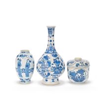 A GROUP OF BLUE AND WHITE WARES Kangxi (4)