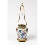CHINE. Jarre en porcelaine. Dynastie Qing (1644-1911), 19e si&#232;cle