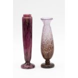 CHARLES SCHNEIDER (1881-1953) Suite de deux vases en verre marmor&#233;en poudr&#233;. Circa 192...