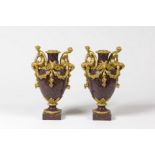 Paire de vases en porphyre. Style Louis XVI, 19e si&#232;cle