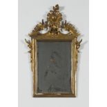 Miroir en bois stuqu&#233; et dor&#233;. Style Rocaille. Italie, 19e si&#232;cle