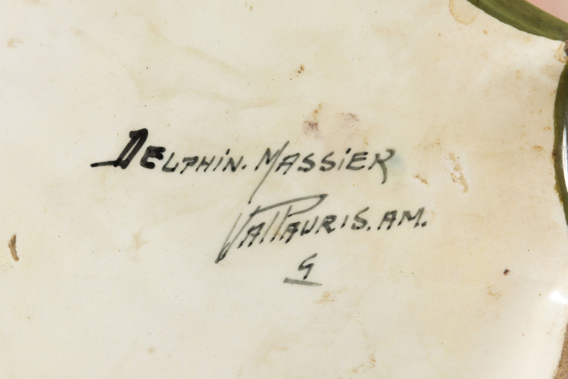 DELPHIN MASSIER (1836-1907) Colonne flamand rose et son cache-pot aux chardons en fa&#239;ence &... - Image 2 of 2
