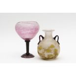 CHARLES SCHNEIDER (1881-1953) Suite d'une coupe et d'un vase en verre marmor&#233;en. Circa 1920