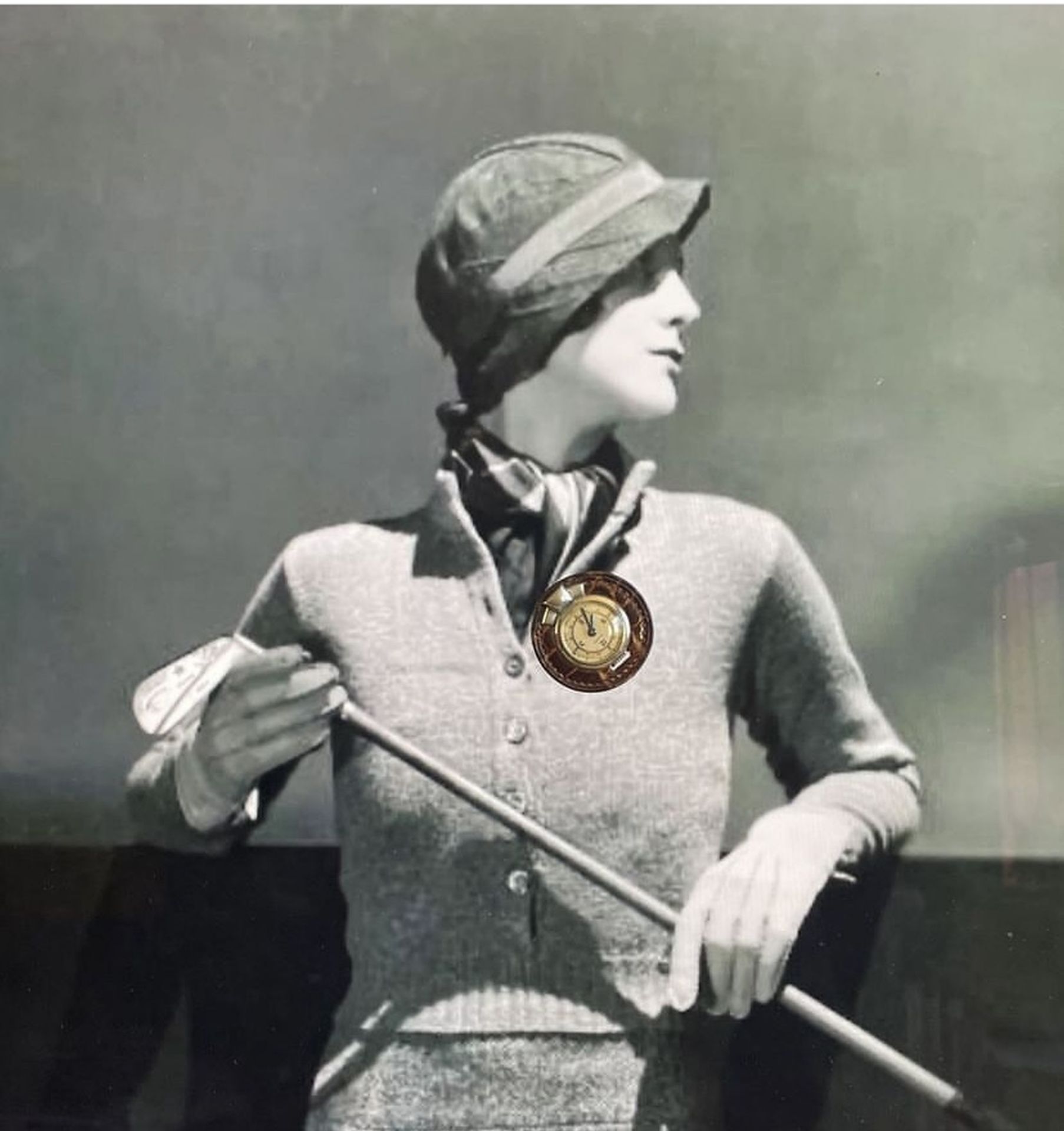 HERMES Paris, circa 1925. Montre Clip de dame pour le sport.