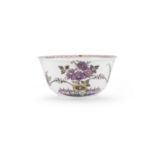 Bol en porcelaine de Meissen, circa 1735A Meissen waste bowl, circa 1735