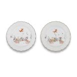 Paire d'assiettes en porcelaine de Meissen, circa 1735-40A pair of Meissen plates, circa 1735-40