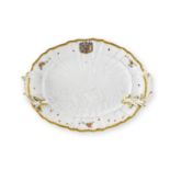 Plat ovale en porcelaine de Meissen du service au Cygne, circa 1742A Meissen oval dish from the ...