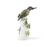 Important oiseau branch&#233; en porcelaine de Meissen repr&#233;sentant un martin p&#234;cheur,...