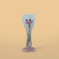 DAUM Petit vase sur pi&#233;douche &#224; d&#233;cor de fleursCirca 1905Sign&#233; 'Daum Nancy'V...