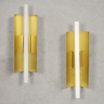 GIO PONTI (1891-1979) Paire d'appliquesCr&#233;ation circa 1960Edition CandleLaiton et n&#233;on...