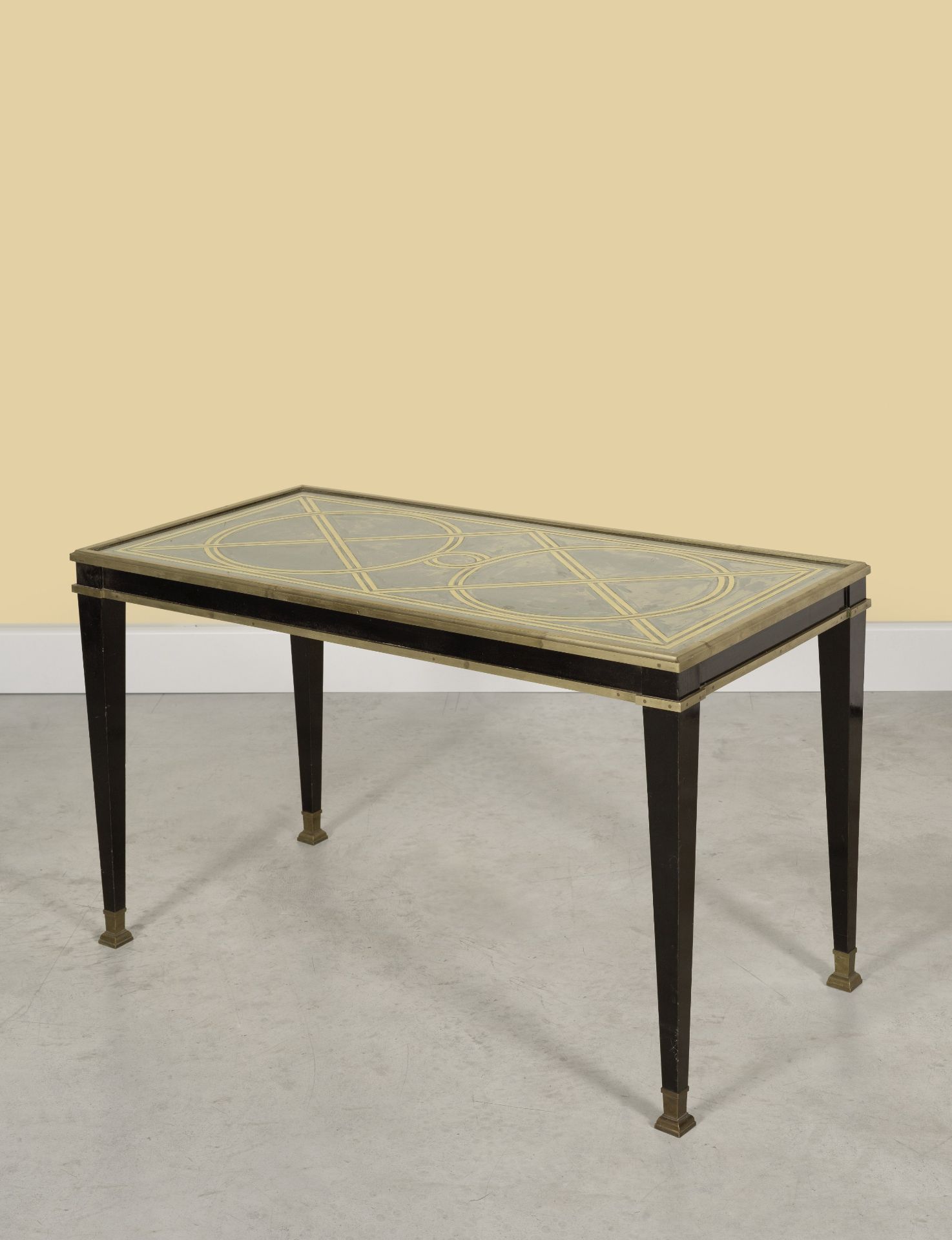 MARC DU PLANTIER (1901-1975) Table d'appoint, commande sp&#233;cialeCirca 1940Bois peint, bronze...