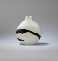 JANET LEACH (AMERICAN, 1918-1997) Rounded bottle vase, circa 1973