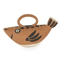 PABLO PICASSO (1881-1973) Sujet poisson, 1952 (Rami&#233;, 139)Pichet en terracotta, d&#233;cor&...