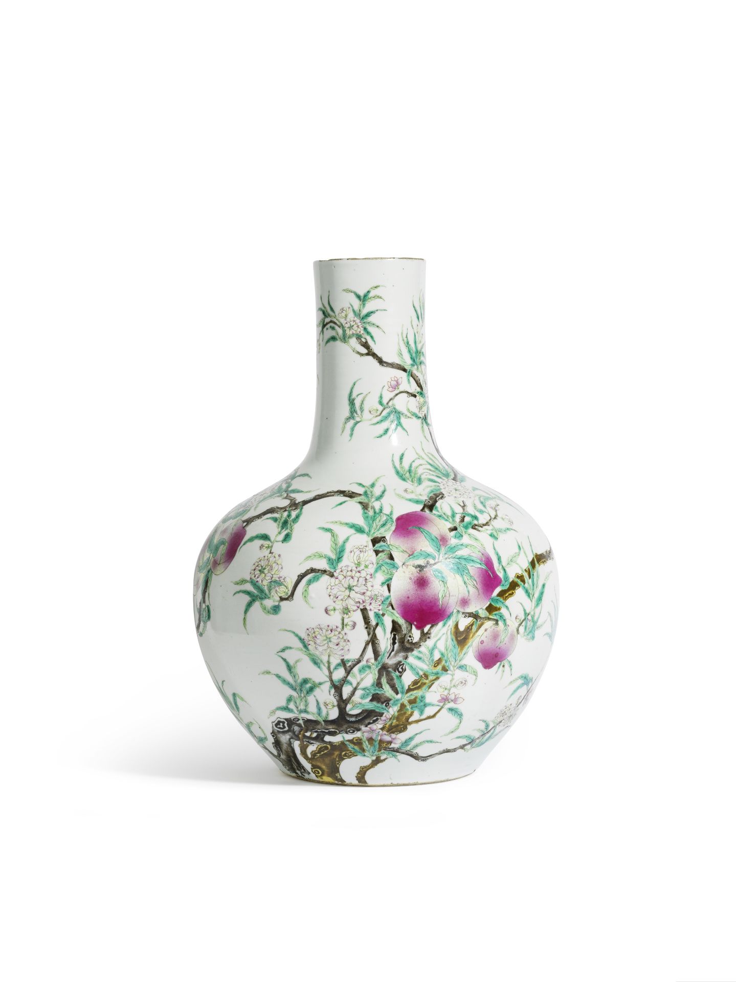 GRAND VASE EN PORCELAINE DE LA FAMILLE ROSE, TIANQIUPING Fin de la dynastie Qing