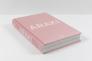 NOBUYOSHI ARAKI (born 1940) Araki Livre broch&#233; et couverture en toile avec boite &#224; ra...