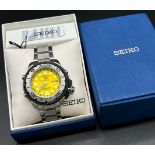 Gent's Seiko 5 Sports Scuba Diver's 200M Automatic 23 Jewels wristwatch. Comes with box and booklet.