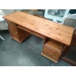 Pine Knee hole desk