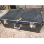 Vintage Ford De lux travel case .