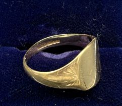9ct yellow gold signet ring. [Ring size S] [2.77grams]