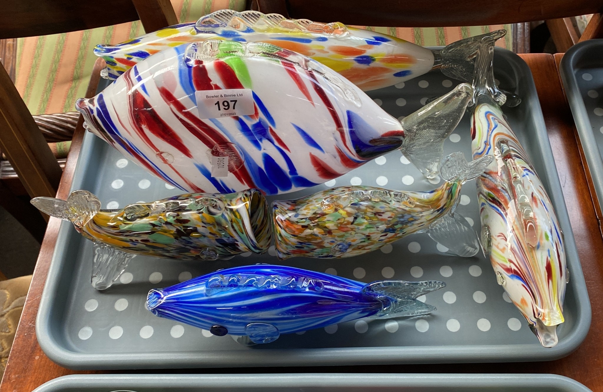 A Tray of 6 vintage art glass fish sculptures