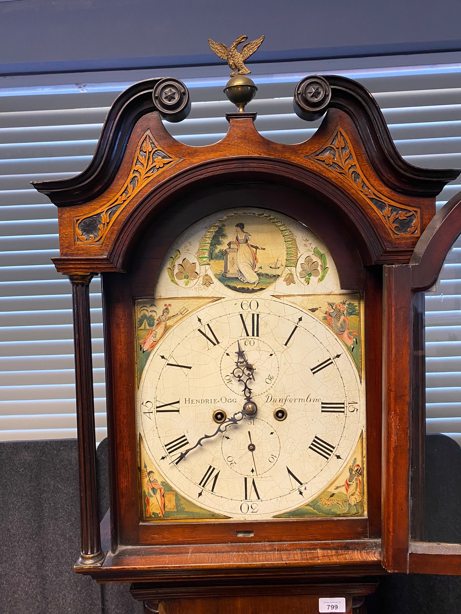 18th/ 19th century Dunfermline Grandfather clock with hand painted face depicting round cartouche - Image 11 of 12