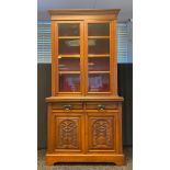 Large 19th century lounge bookcase with fitted 2 door cupboard. [220x107x42.5cm]