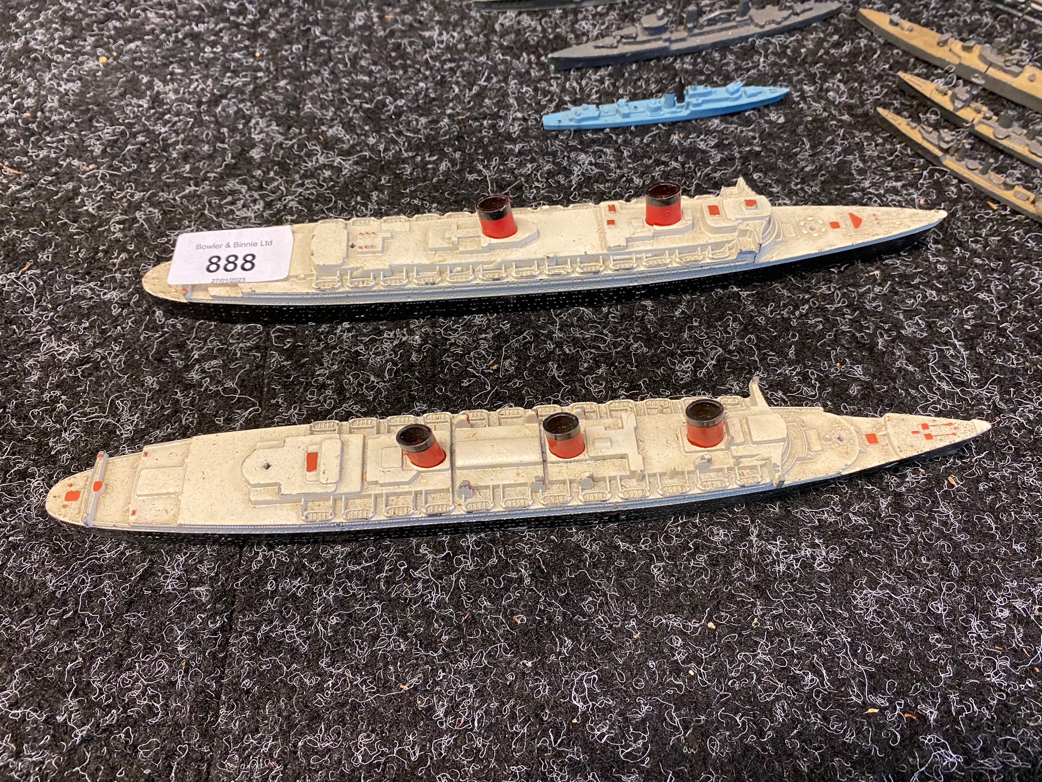 A Collection of British Tri ang mimic ships to include RMS queen Elizabeth and RMS queen Mary . - Image 4 of 5