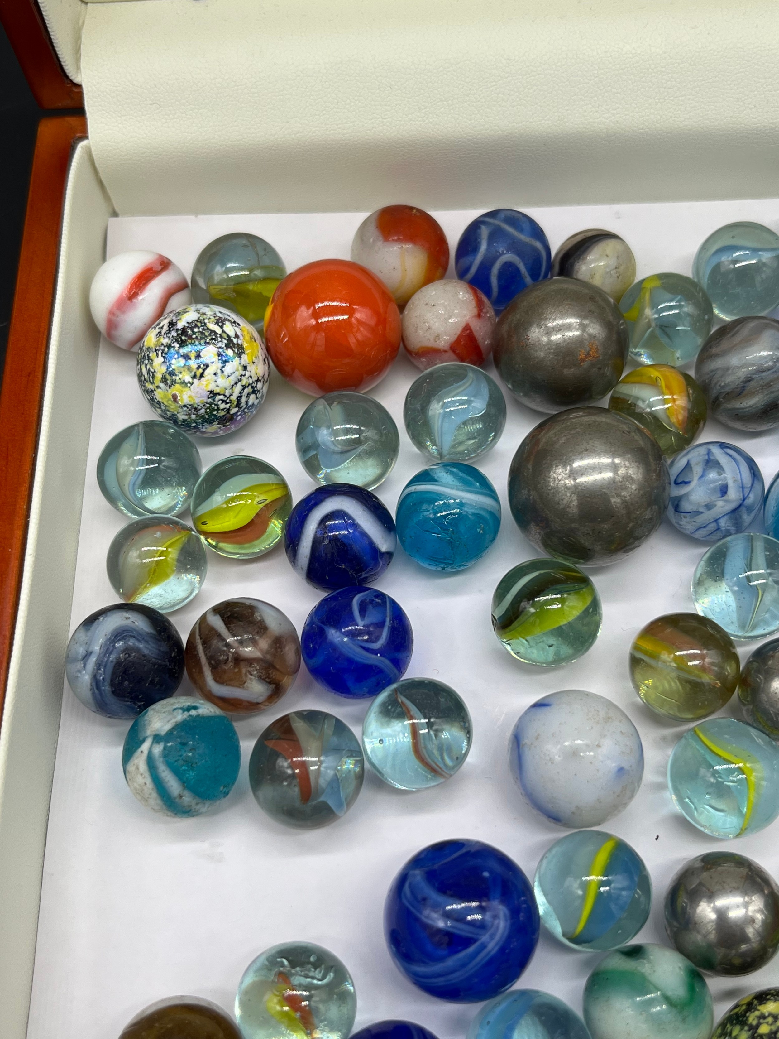 A Quantity of antique and vintage marbles includes two witches eye marbles, various cat eyes and - Image 2 of 3
