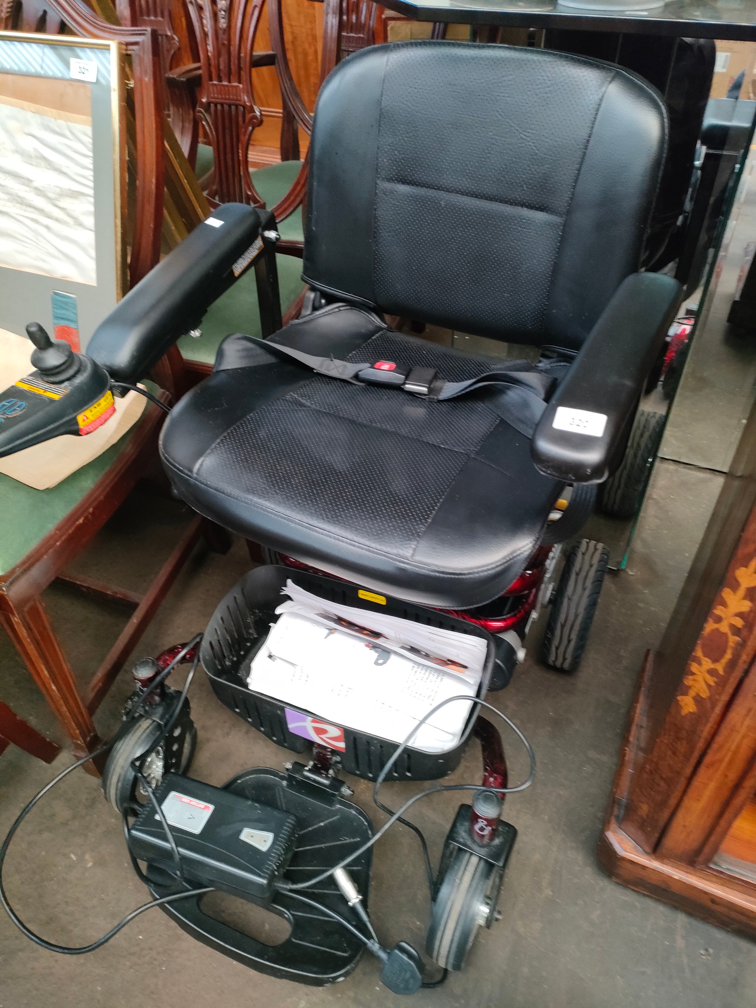 Roma Disability scooter, comes with charger and booklet. Not tested. - Image 3 of 3