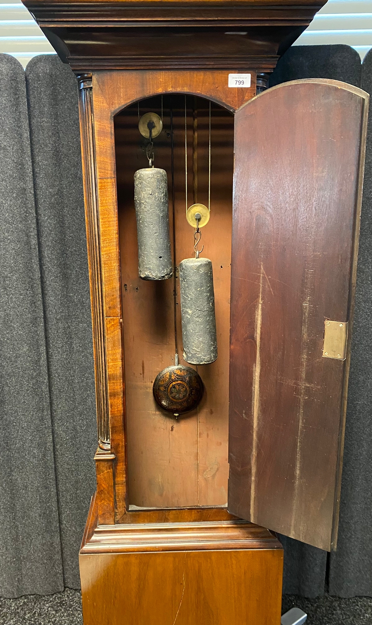 18th/ 19th century Dunfermline Grandfather clock with hand painted face depicting round cartouche - Image 10 of 12