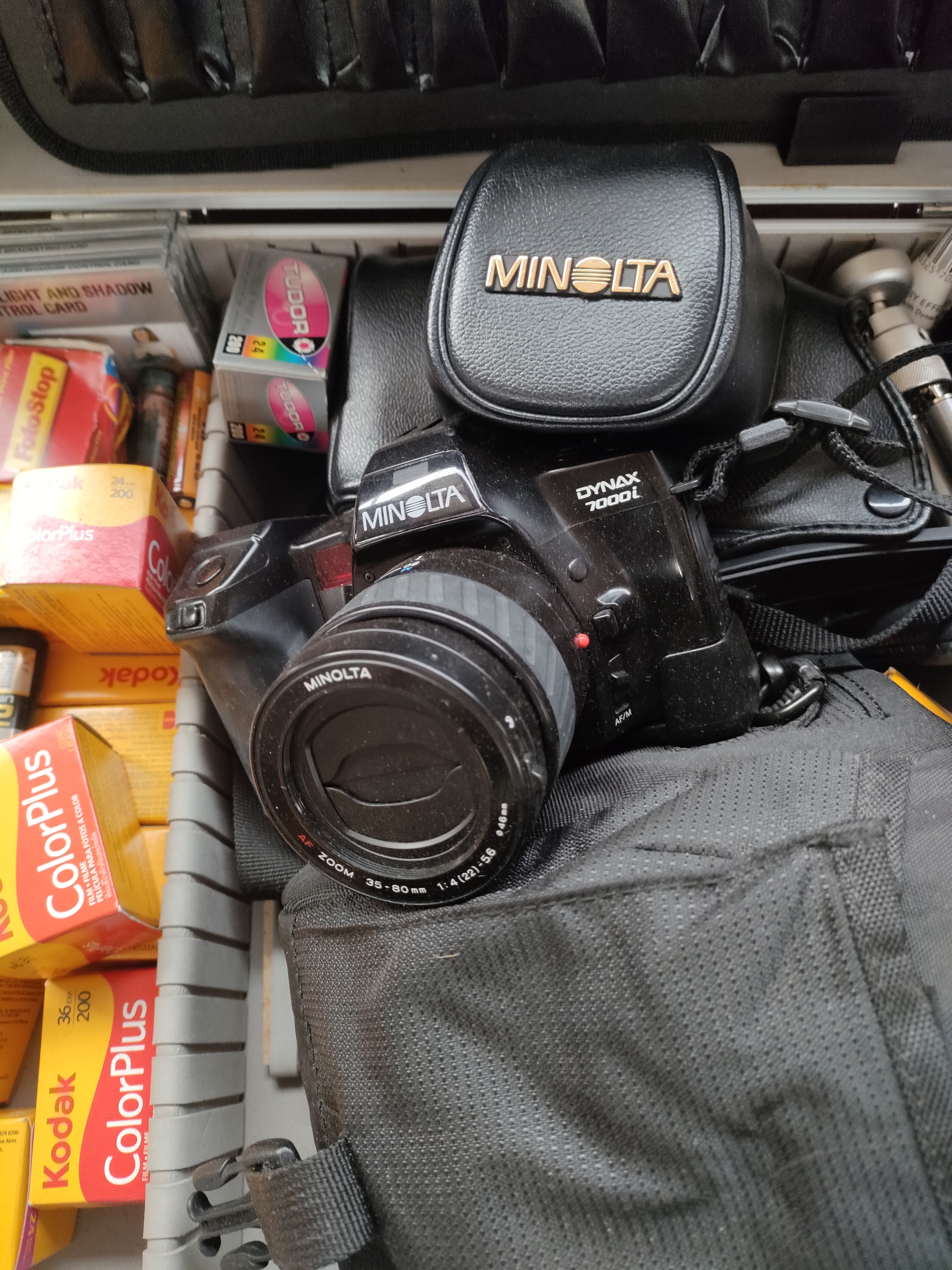 Minolta camera with accessories fitted in a case - Image 2 of 2