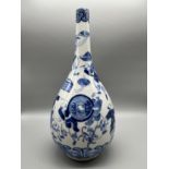 Antique Chinese Qing Dynasty Kangxi Nian Zhi blue and white bottle neck vase, hand painted with