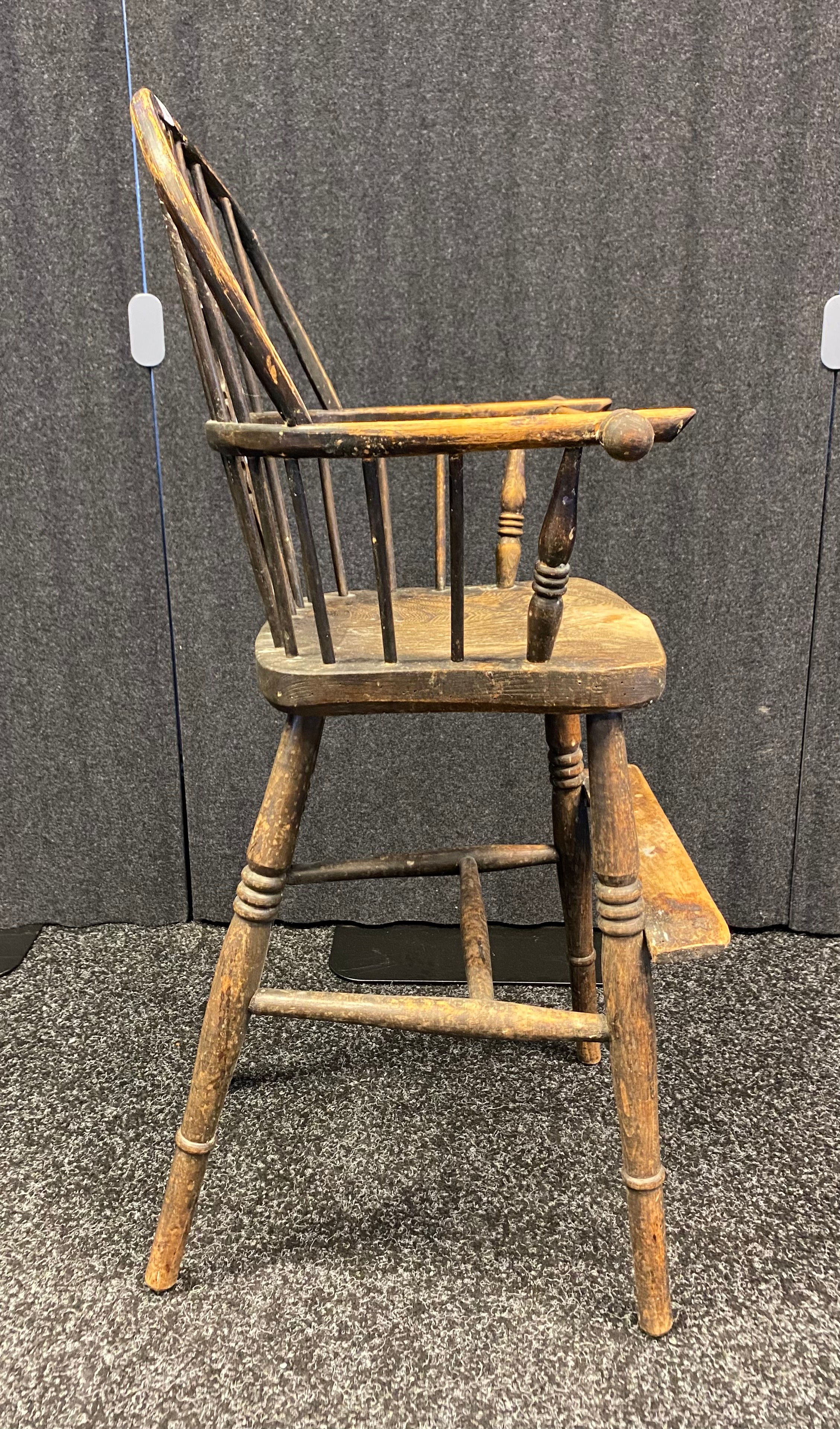 Antique elm Windsor style child's high chair, the shaped back with spindles and central carved splat - Image 3 of 3
