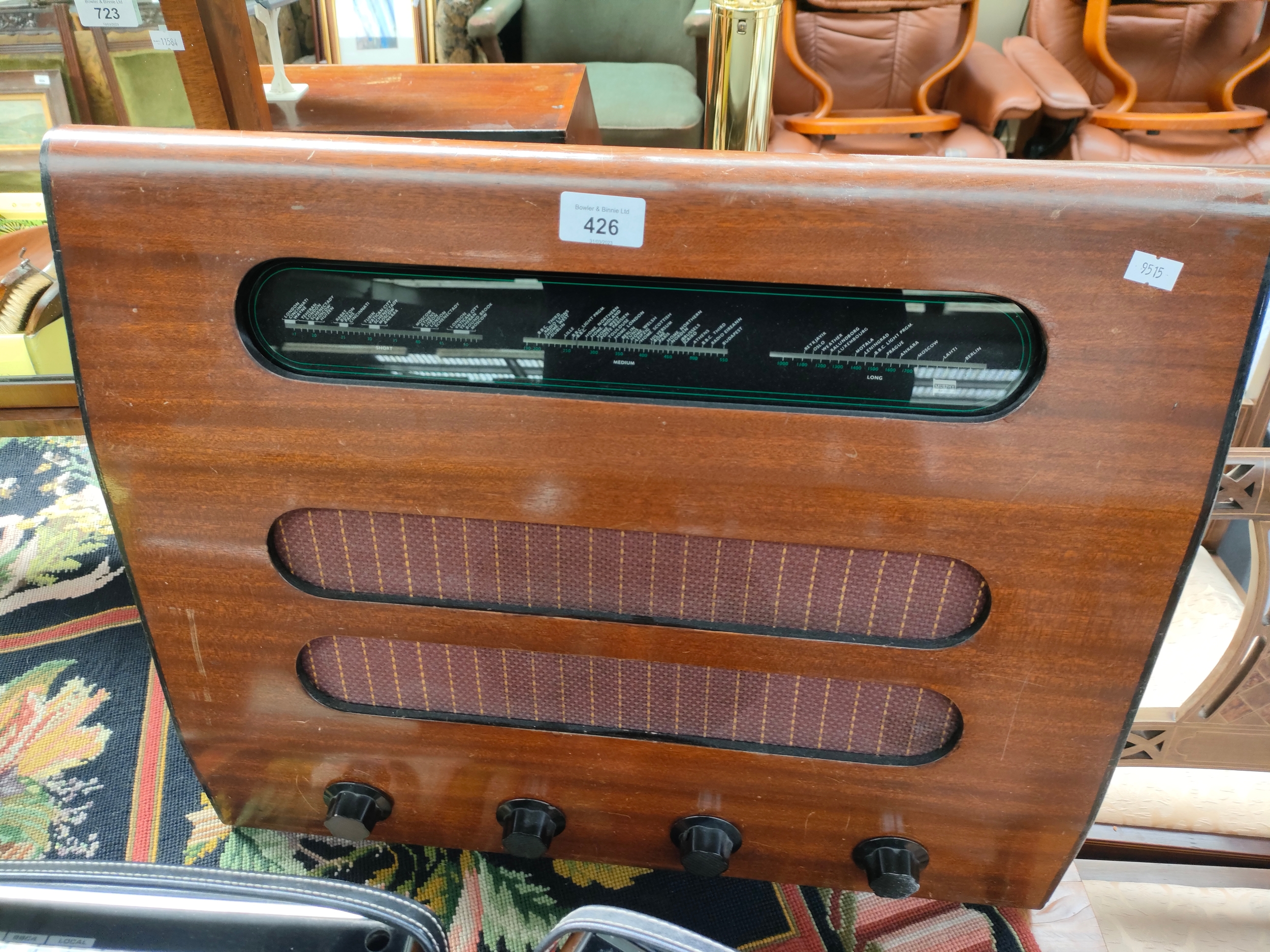 A Large Vintage Murphy A122 radio