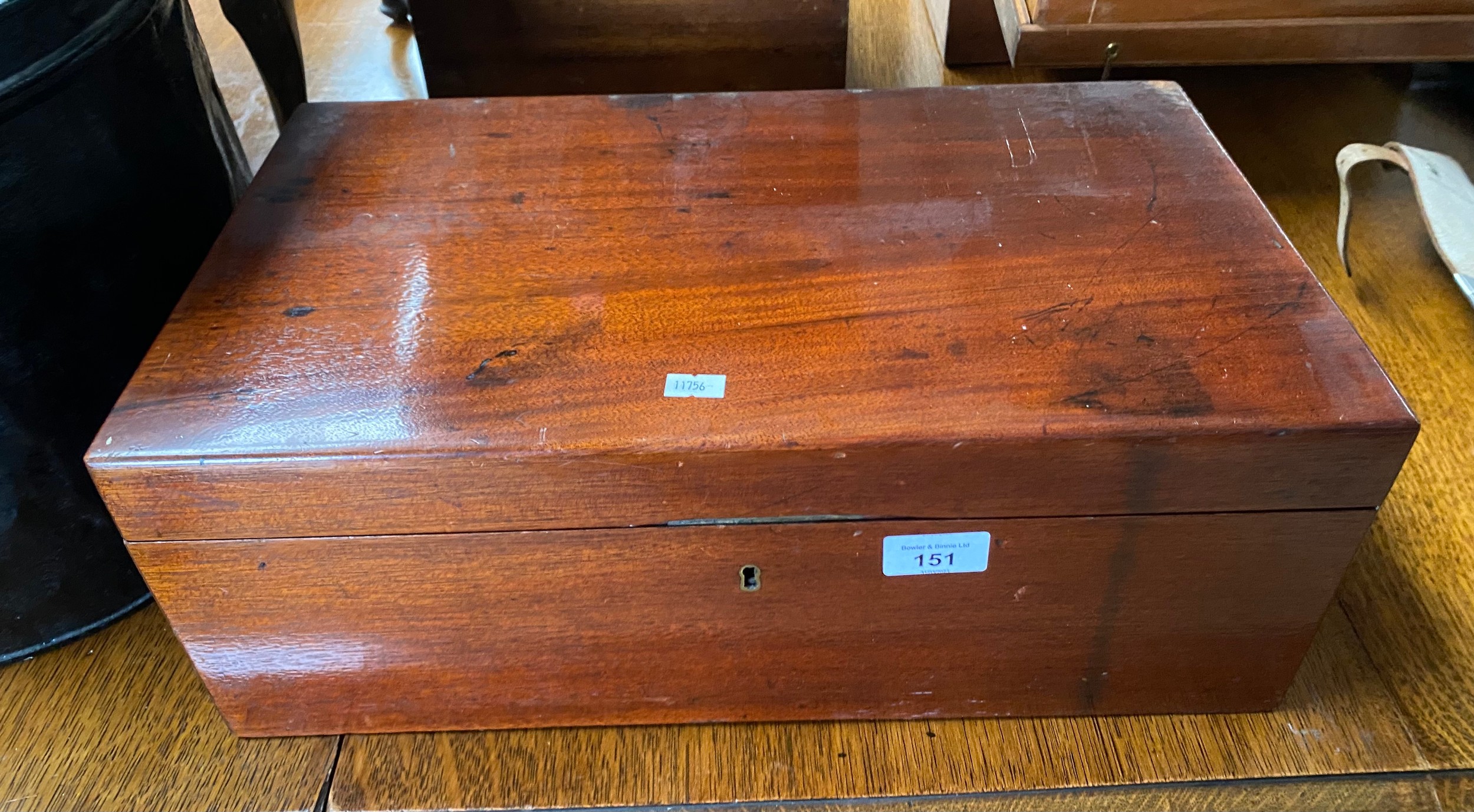 19th century writing slope box with fitted interior - Image 2 of 2