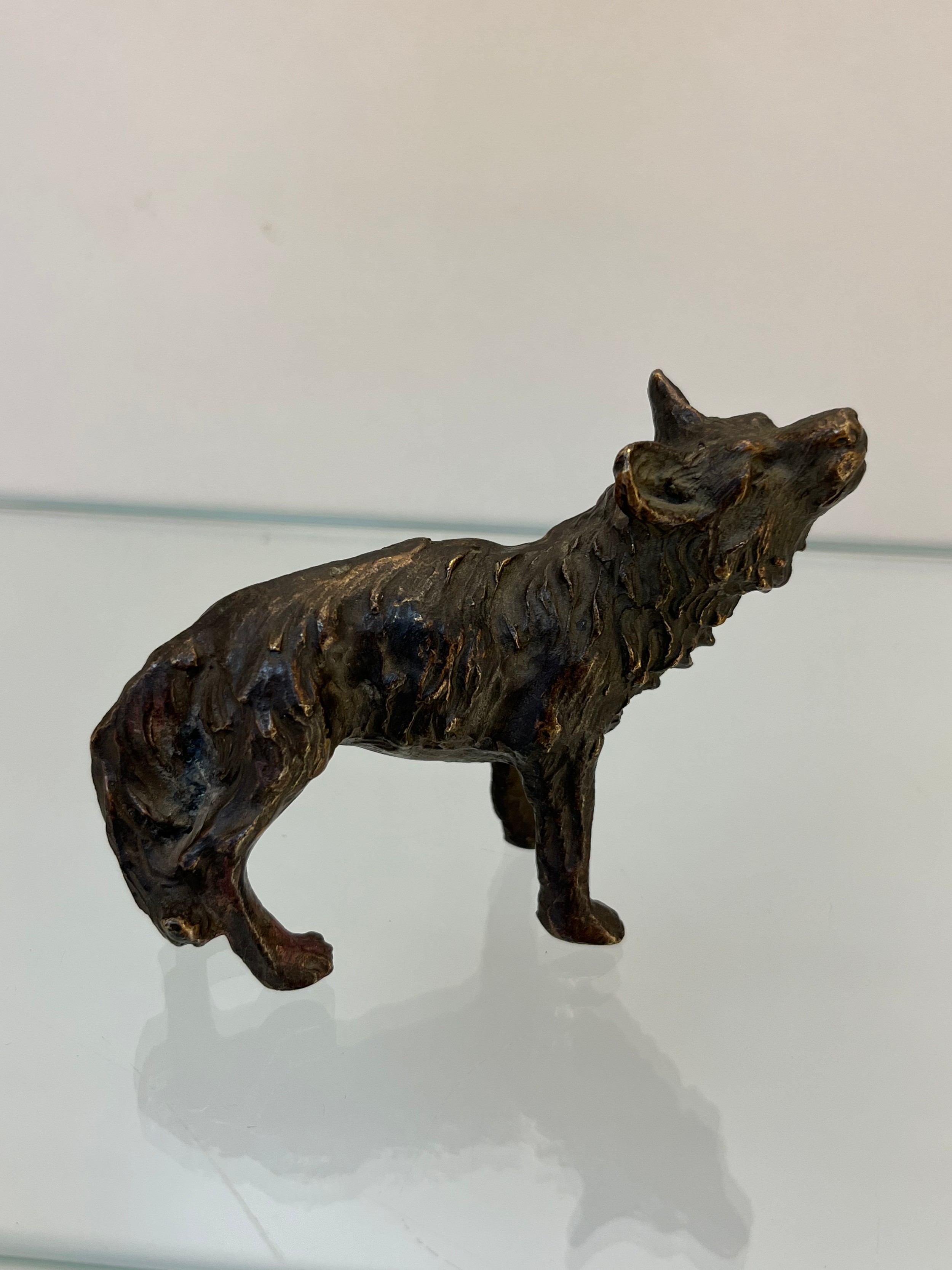 A lot of two antique bronze wolf cub figures. [Possibly Austrian] [6.5x9cm] - Image 4 of 8