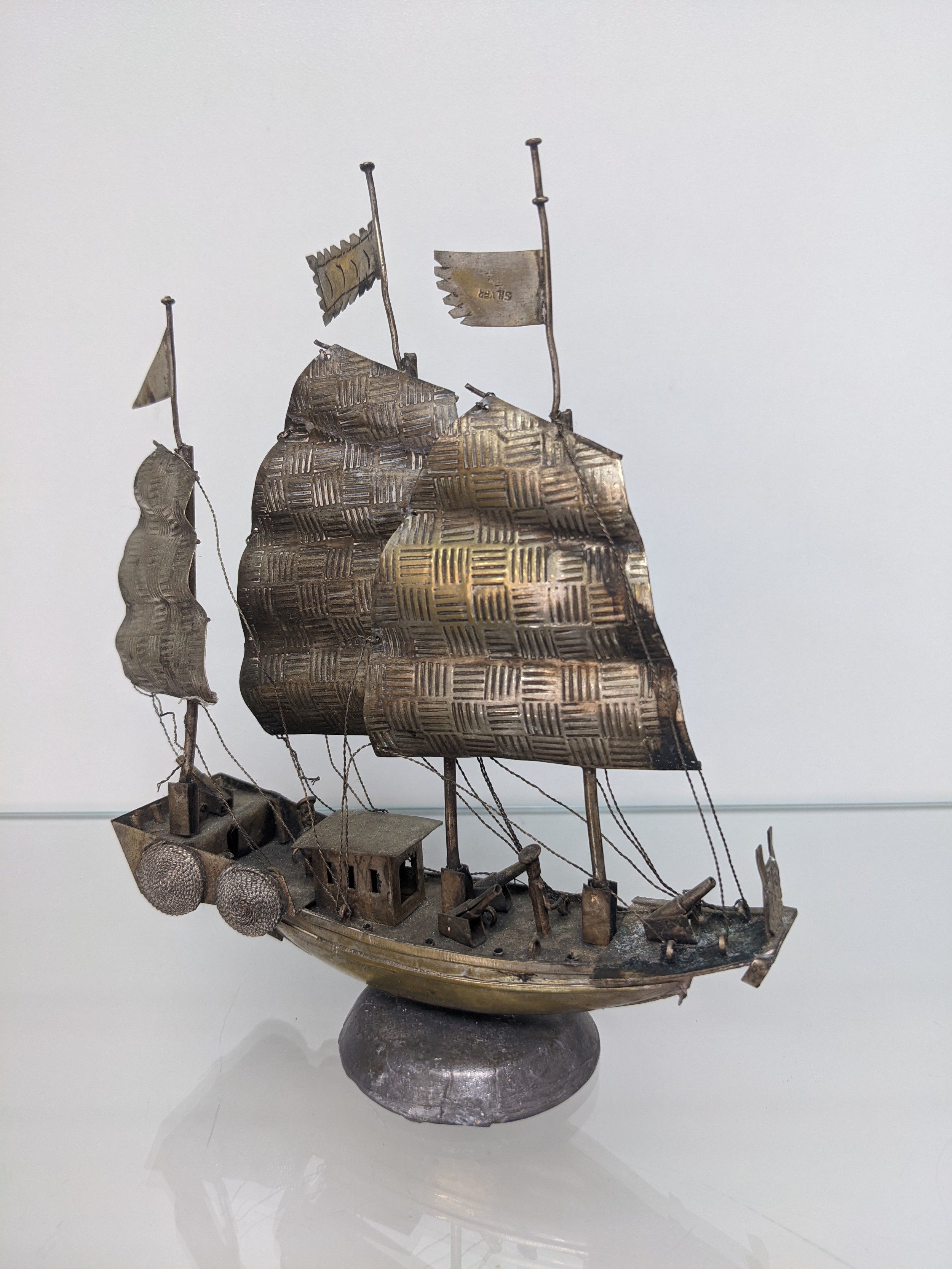 Birmingham silver Chinese ship model 'The Mayflower 1620' [62/850] 'Presented to J. Gillespie On - Image 3 of 8