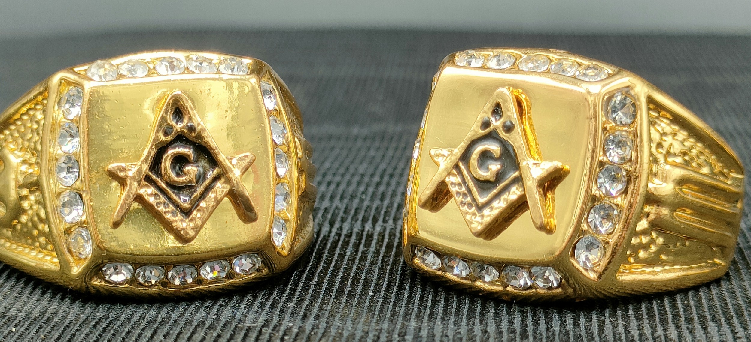 Four various Masonic lodge rings. - Image 2 of 3