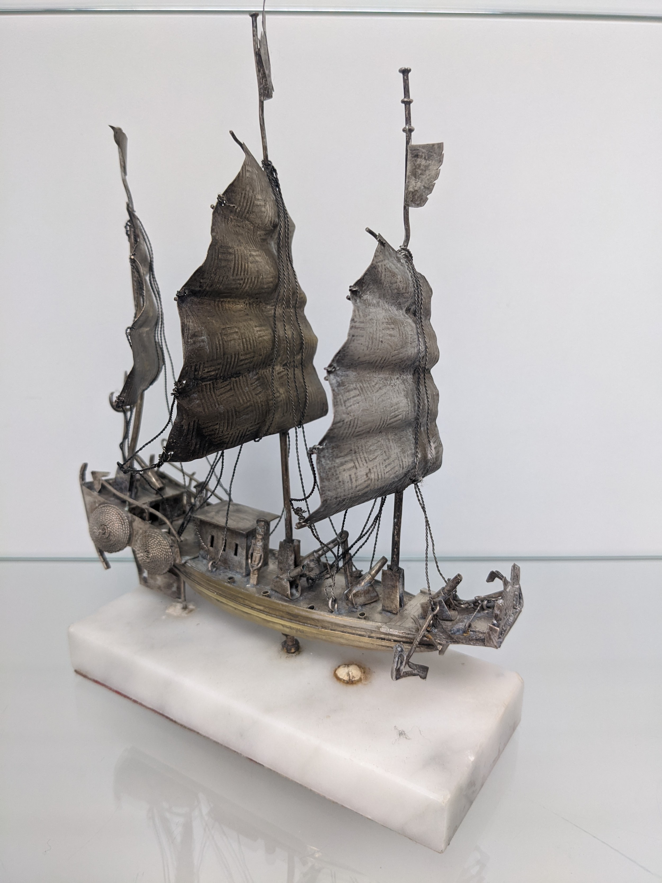 Birmingham silver Chinese ship model 'The Mayflower 1620' [62/850] 'Presented to J. Gillespie On - Image 2 of 8