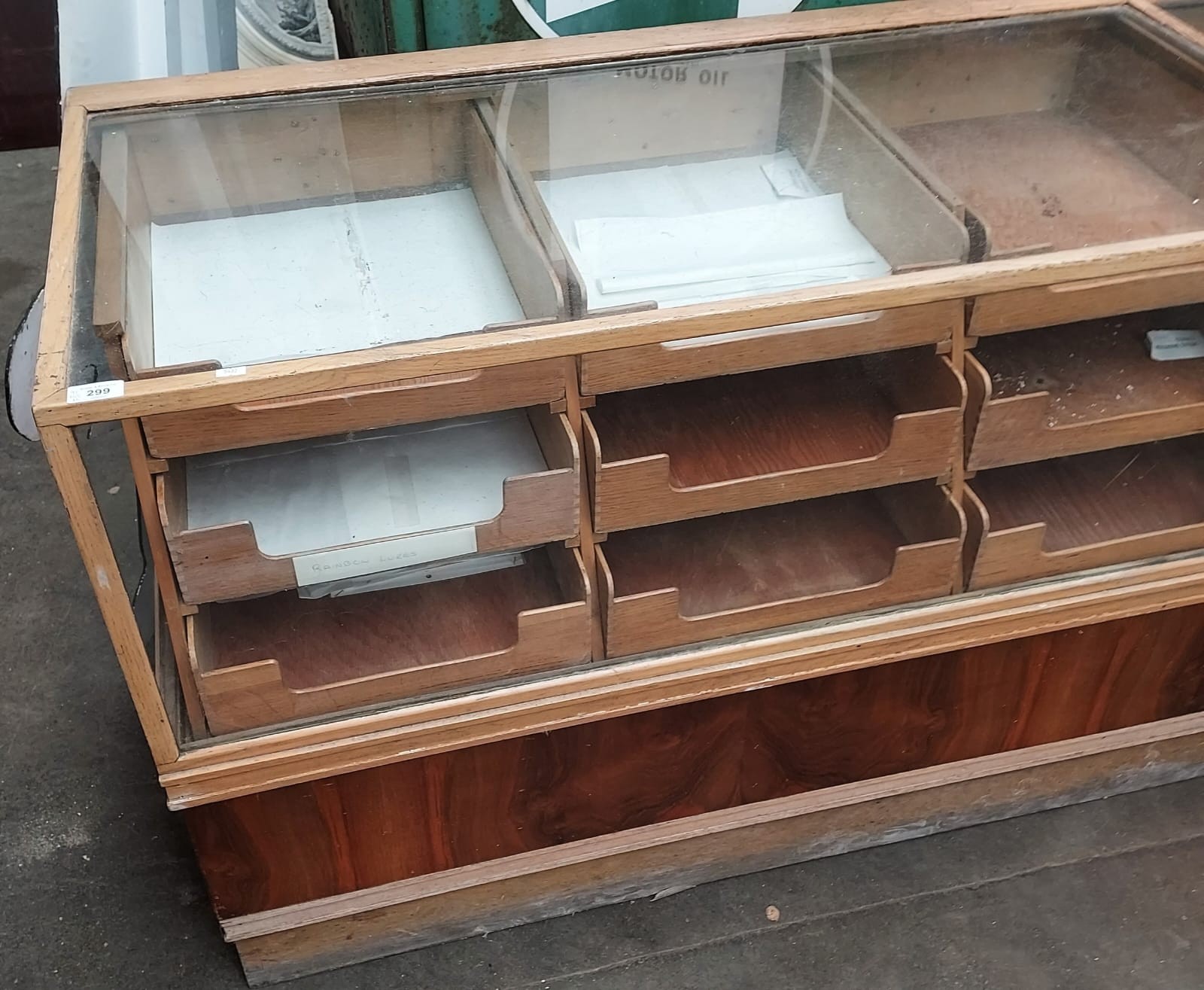 Retro haberdashery shop counter, glazed top and sides above banks of drawers and underneath interior - Image 5 of 6