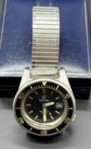 Vintage Divers watch Automatic 100 atmos. 'Diving' branded. In a working condition.