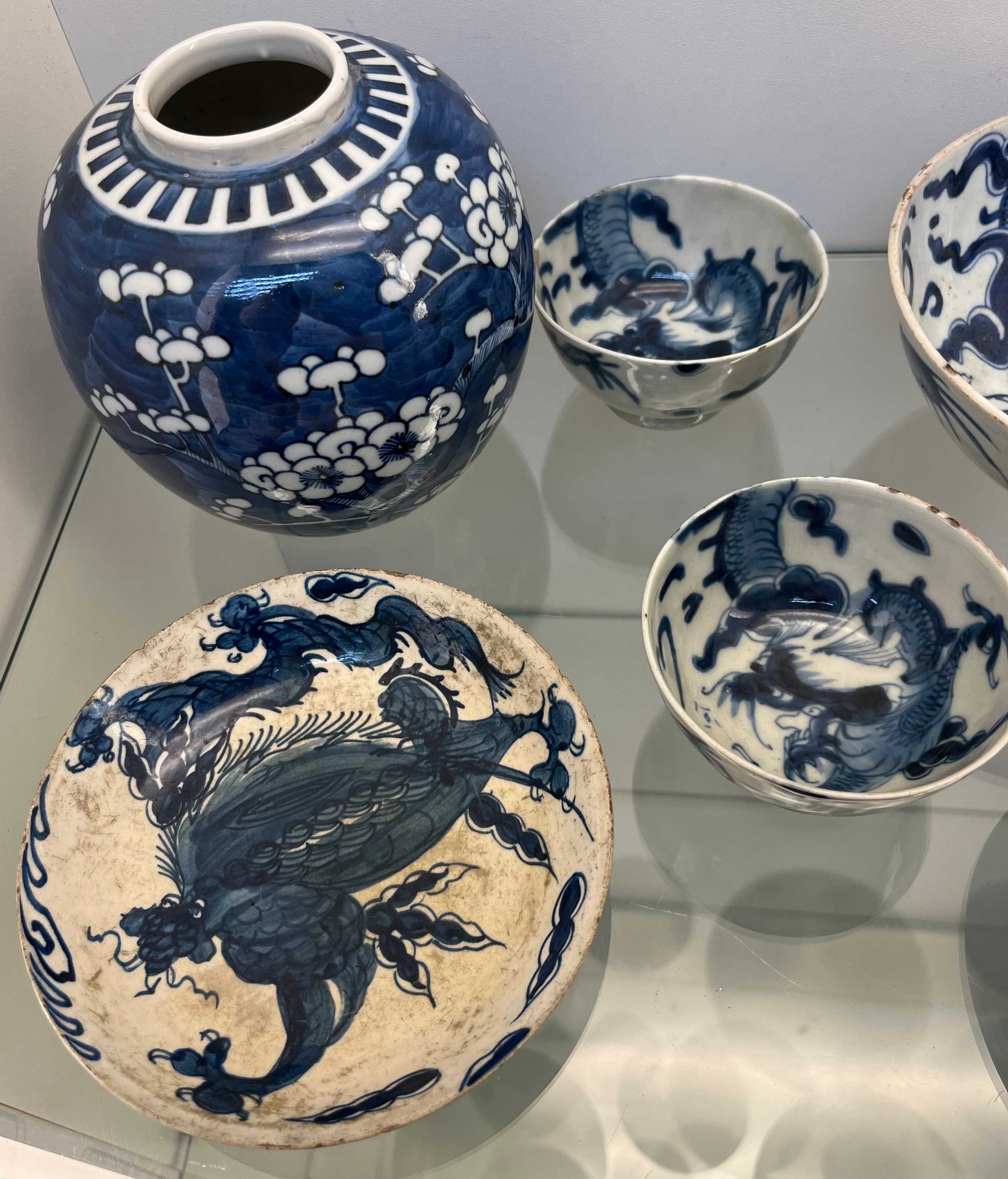 Selection of Antique Chinese blue and white dragon design cups and saucers, matching bowl, one other - Image 4 of 7