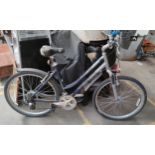 Ladies Giant mountain bike with front basket, lock and key