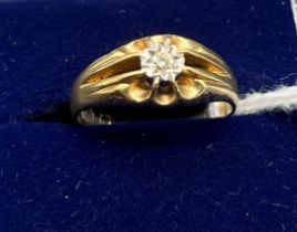 9ct yellow gold and single diamond ring. [Ring size N] [3.52Grams]