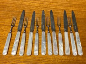 12 piece Sheffield silver fork and knives set Fitted with mother of pearl handles. Produced by Allen