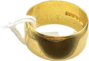 22ct yellow gold wedding band. [Ring size N][7.23grams]