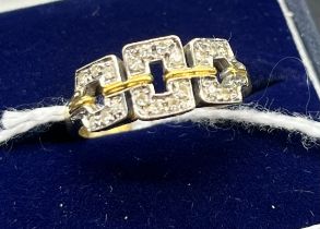 18ct yellow gold and three section diamond ring. [Ring size N] [3.85Grams]