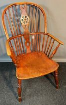 Late 18th/early 19th century oak Windsor chair with Elm seat, the shaped back with spindles and