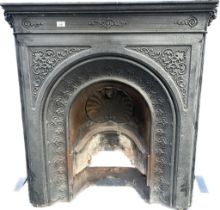 A Victorian cast iron fire place [103x100x48cm]