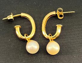 A Pair of 14ct yellow gold and pearl drop earrings. [3.91grams]